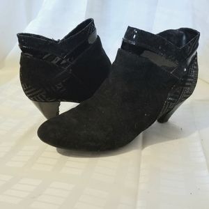 KAREN SCOTT BOOTIES